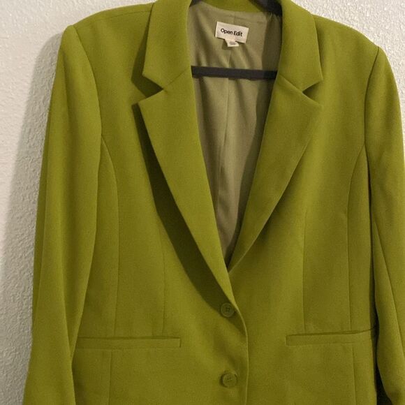 OPEN EDIT- CURVE HEM BLAZER IN OLIVE SEED (green)- Size small - Picture 4 of 11
